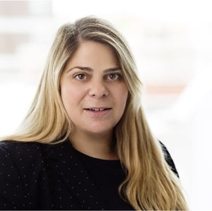 nikki-kolyvani nikki-kolyvani